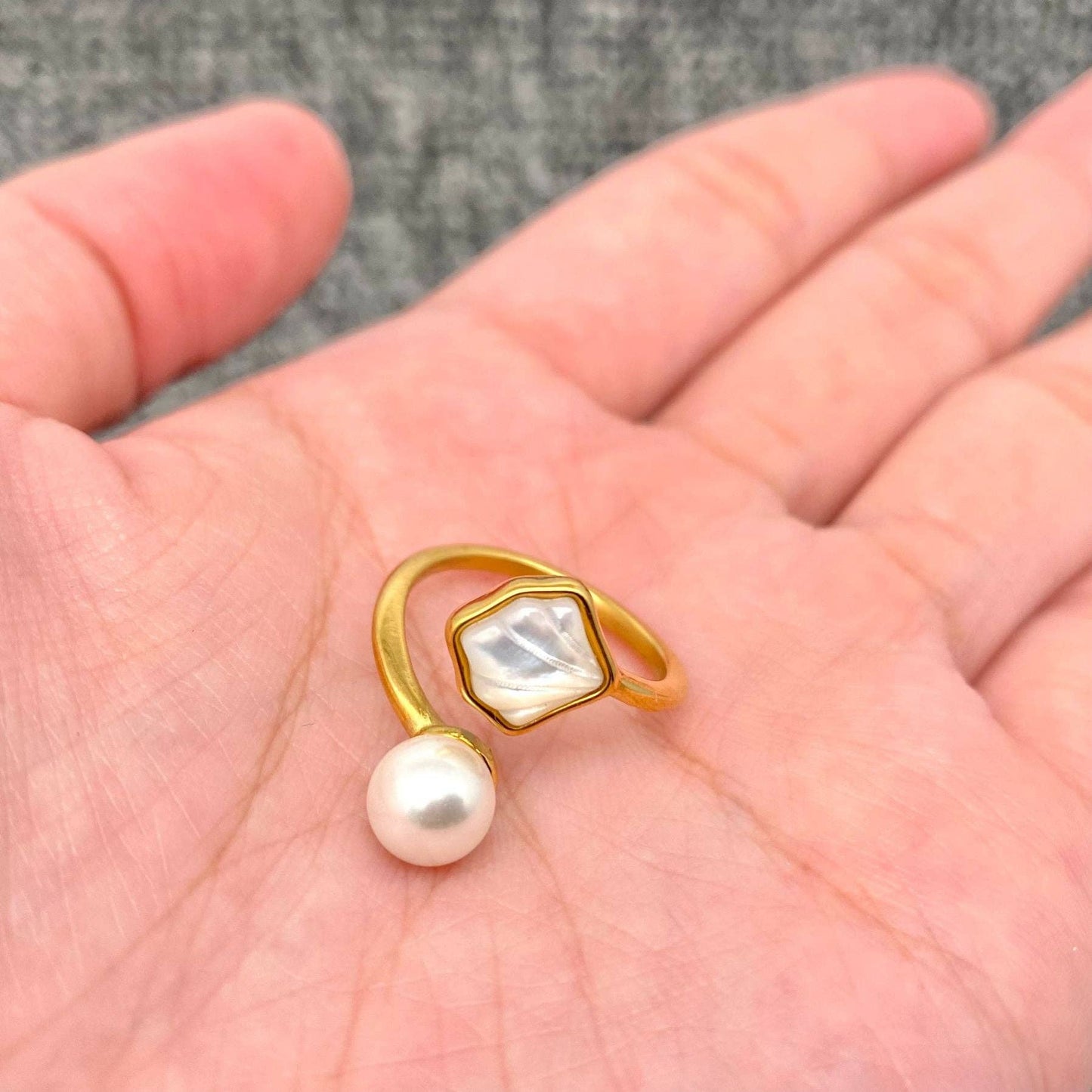 Pearl & Shell 18K Gold Plated Stainless Steel Ring - FGS